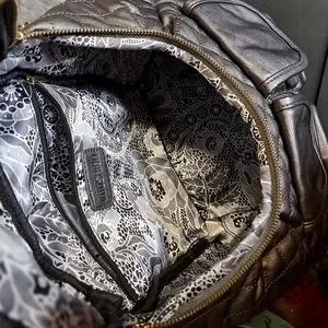 Imoshion | Bags | Imoshion Metallic Zip Quilted Vegan Faux  display picture 2